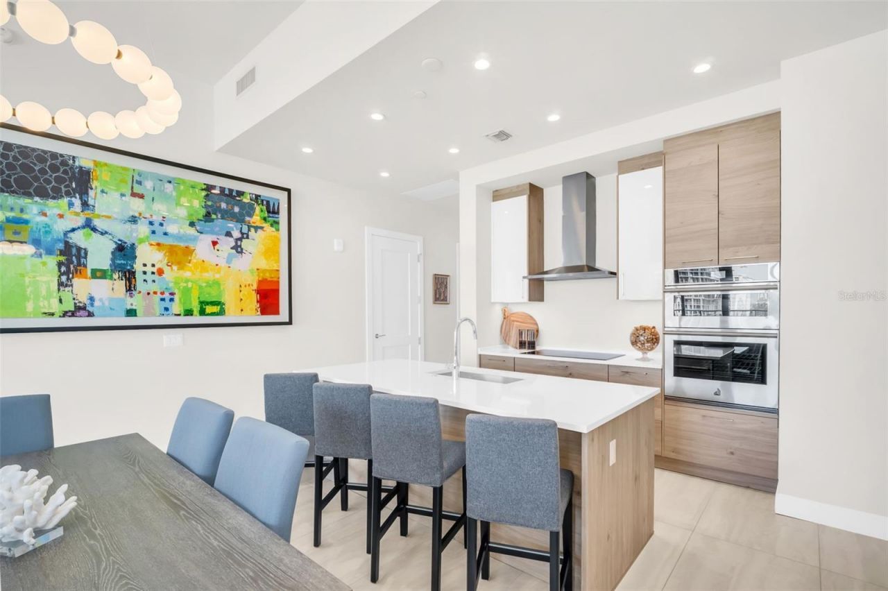 301 1st Street S, Unit 706, Saint Petersburg, FL 33701 Photo