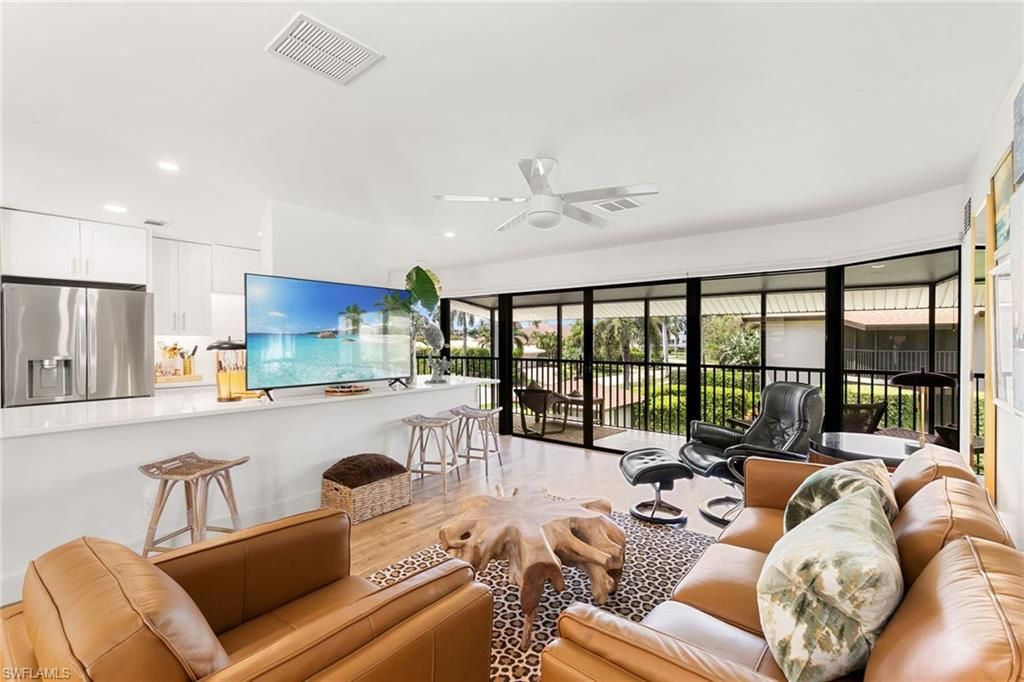 4072 Belair Ln, Unit 403, Naples, FL 34103 Photo