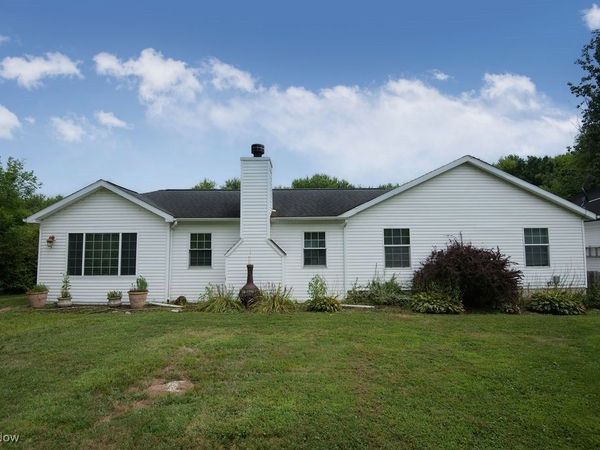 4594 Center Road, Andover, OH 44003