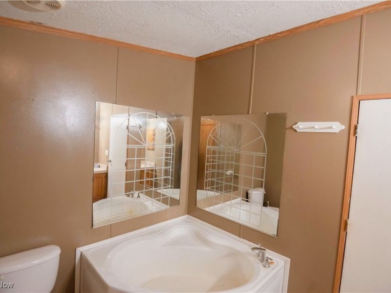 4594 Center Road, Andover, OH 44003 Photo 17