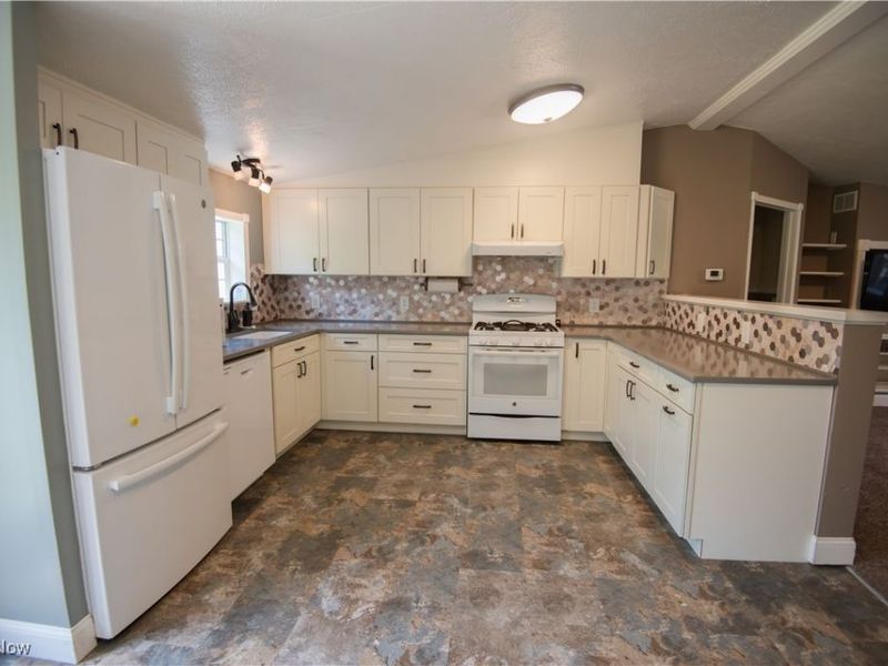 4594 Center Road, Andover, OH 44003 Photo 5