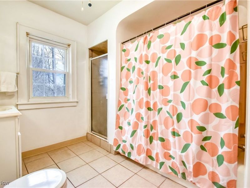 3733 E Antisdale Road, Cleveland, OH 44118 Photo 13