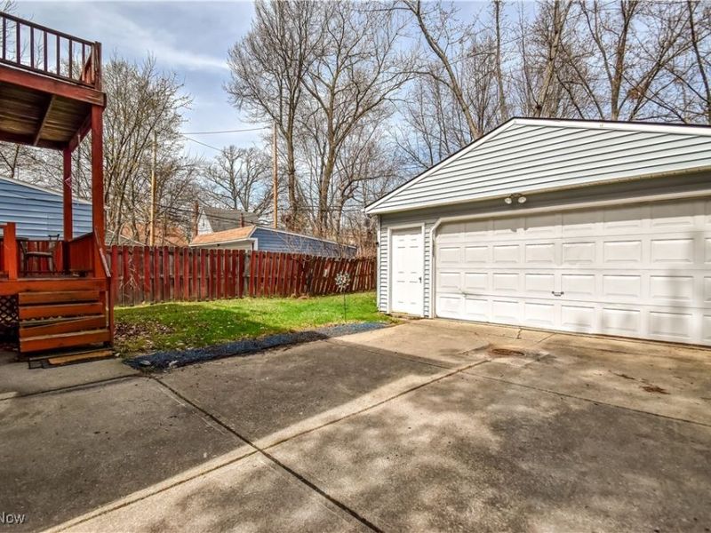 3733 E Antisdale Road, Cleveland, OH 44118 Photo 27