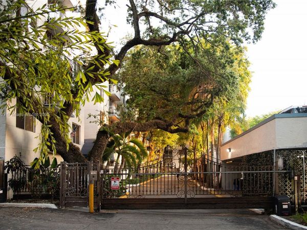 1720 NW N River Dr, Unit 607, Miami, FL 33125