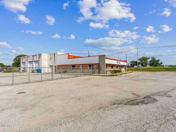 1200 McDougal Street, Fostoria, OH 44830