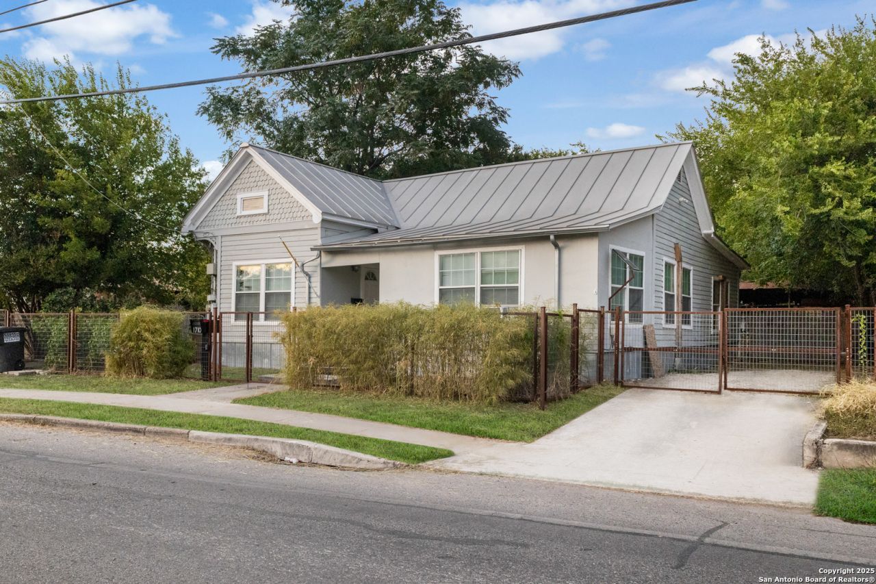 1710 S Presa St, San Antonio, TX 78210 Main Photo