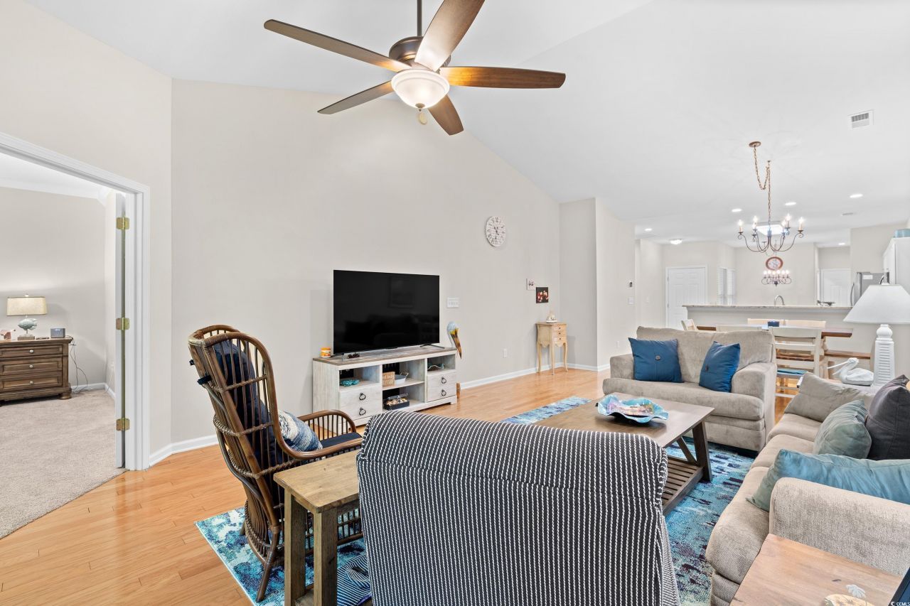 724 Pinehurst Ln. Photo 11