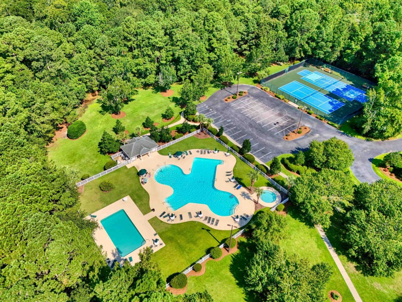 724 Pinehurst Ln. Photo 46