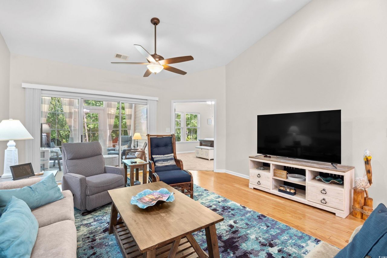 724 Pinehurst Ln. Photo 8