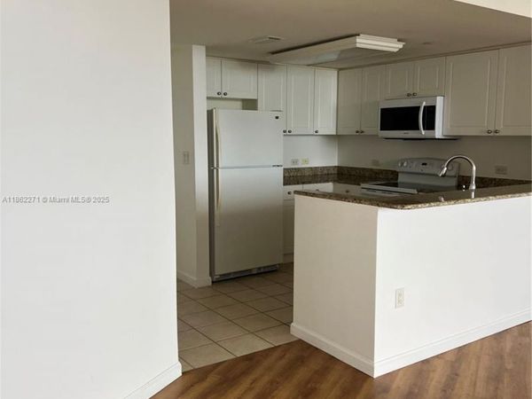 19501 W Country Club Dr, Unit 1411, Aventura, FL 33180