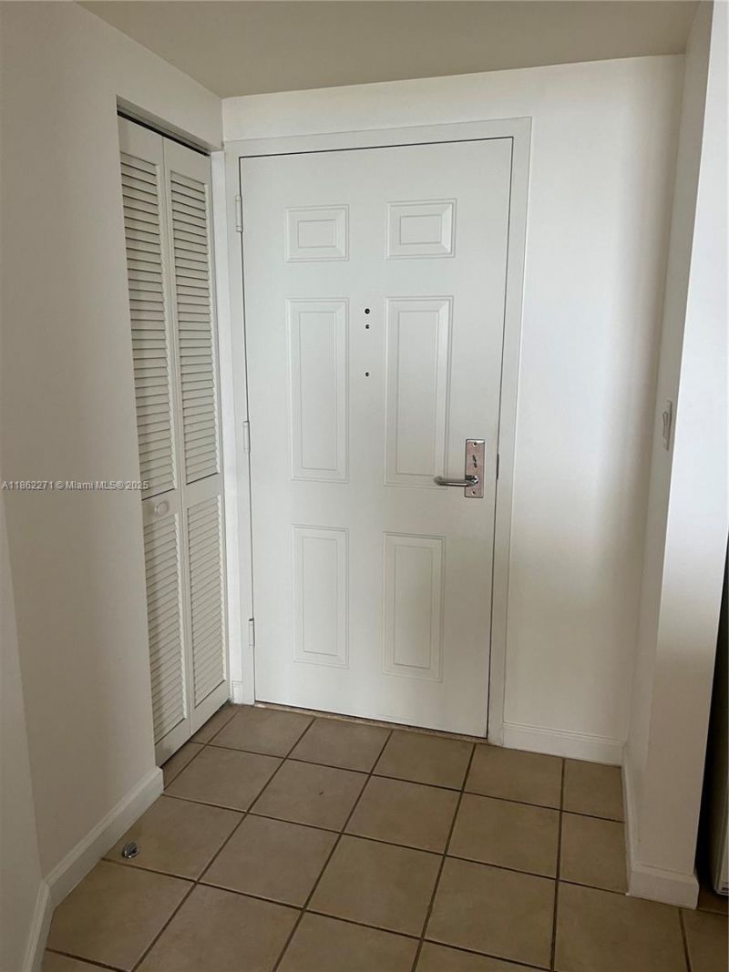 19501 W Country Club Dr, Unit 1411, Aventura, FL 33180 Photo