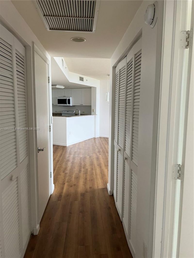 19501 W Country Club Dr, Unit 1411, Aventura, FL 33180 Photo