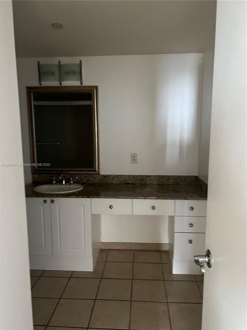 19501 W Country Club Dr, Unit 1411, Aventura, FL 33180 Photo