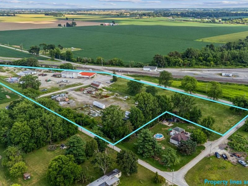 1200 McDougal Street, Fostoria, OH 44830 Photo 2