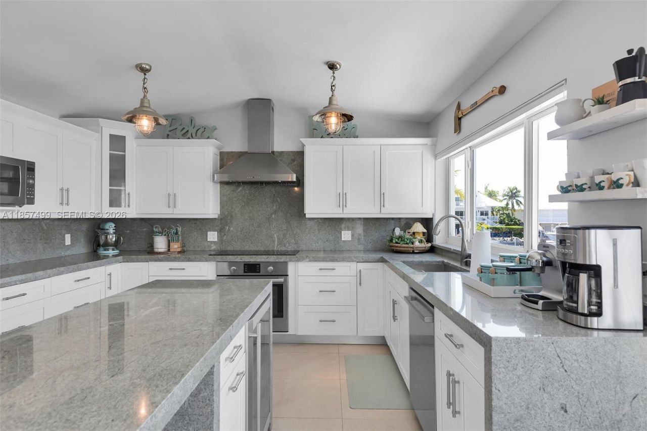 122 Court Contessa, Islamorada, FL 33036 Photo