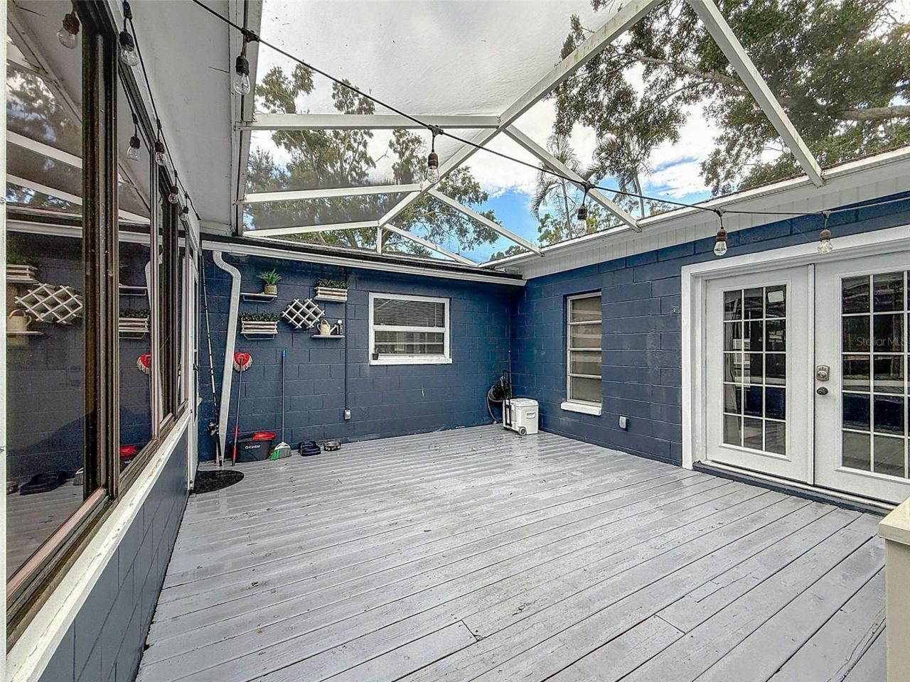 1859 Oklahoma Avenue Ne, Saint Petersburg, FL 33703 Photo