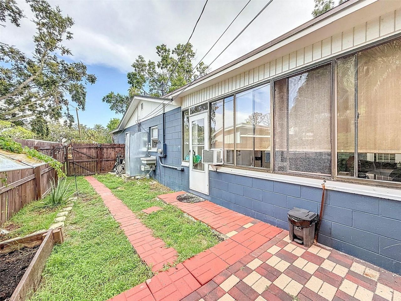 1859 Oklahoma Avenue Ne, Saint Petersburg, FL 33703 Photo