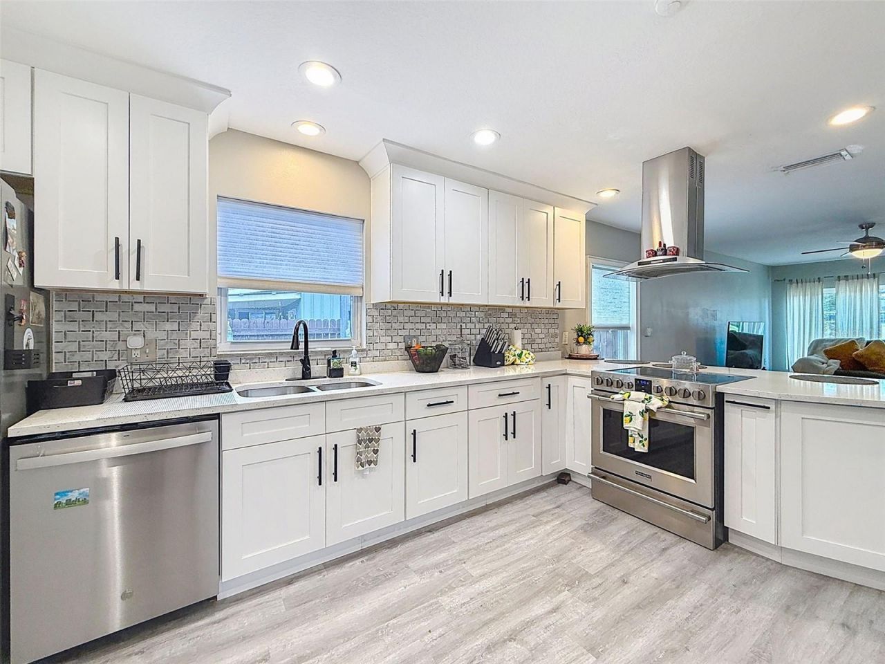 1859 Oklahoma Avenue Ne, Saint Petersburg, FL 33703 Photo