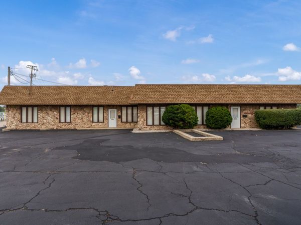 69XX CHARLES Street, Rockford, IL 61108