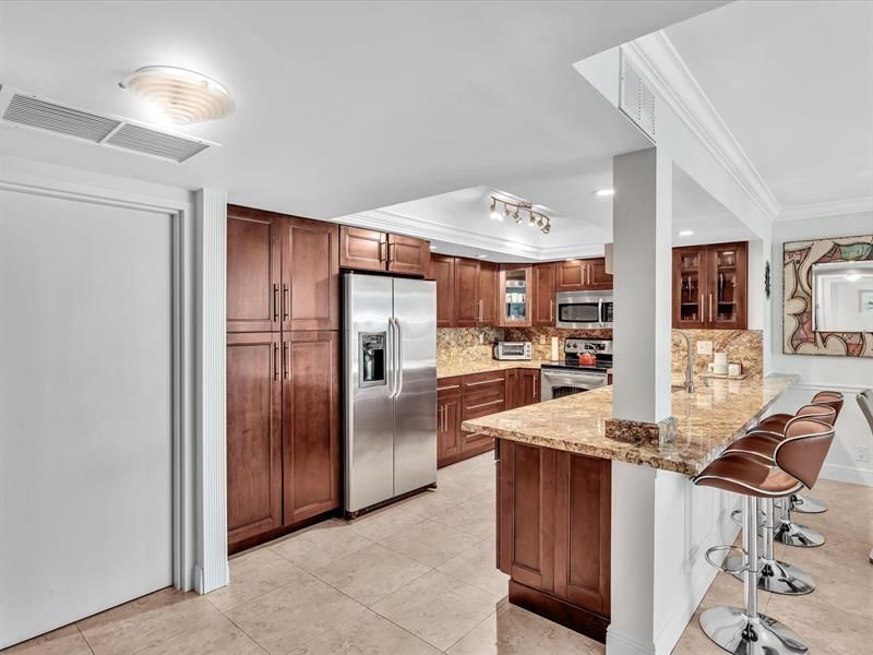 1147 Hillsboro Mile, Unit 408, Hillsboro Beach, FL 33062 Photo