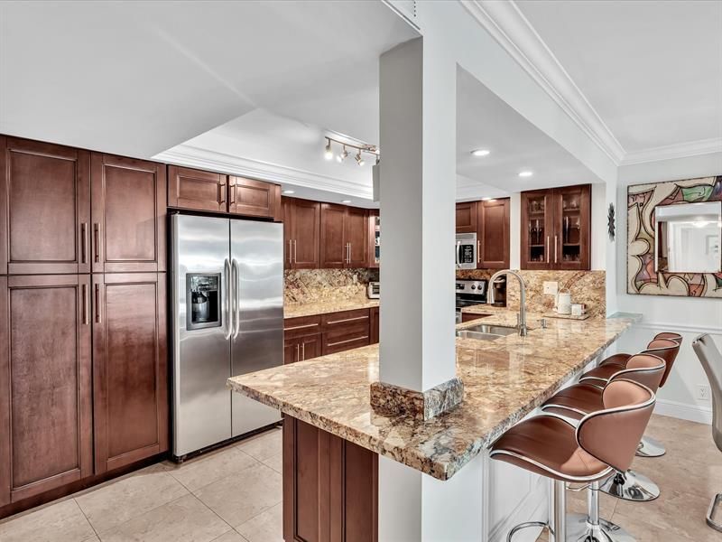 1147 Hillsboro Mile, Unit 408, Hillsboro Beach, FL 33062 Photo