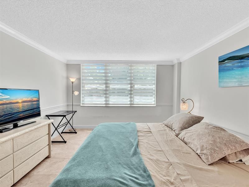 1147 Hillsboro Mile, Unit 408, Hillsboro Beach, FL 33062 Photo