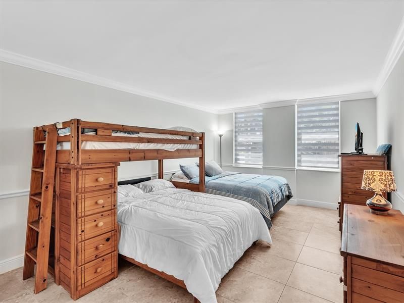 1147 Hillsboro Mile, Unit 408, Hillsboro Beach, FL 33062 Photo