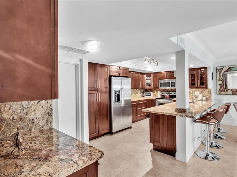 1147 Hillsboro Mile, Unit 408, Hillsboro Beach, FL 33062 Photo