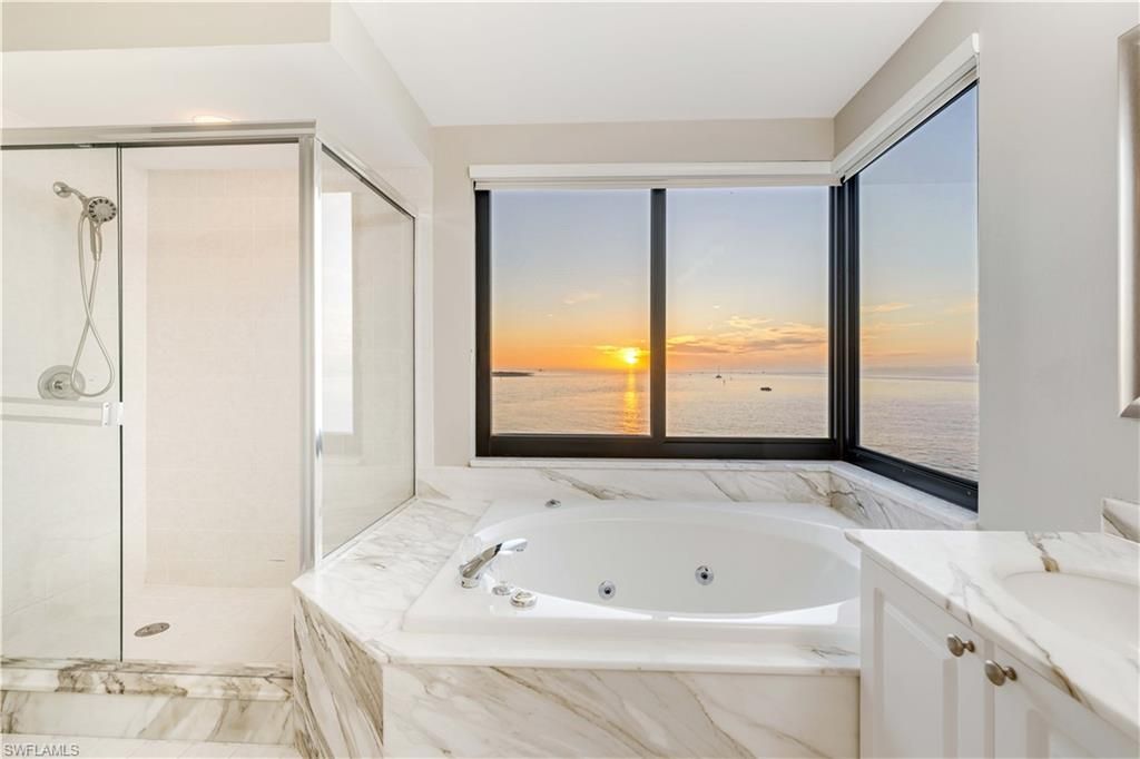 645 La Peninsula Blvd, Unit 645, Naples, FL 34113 Photo