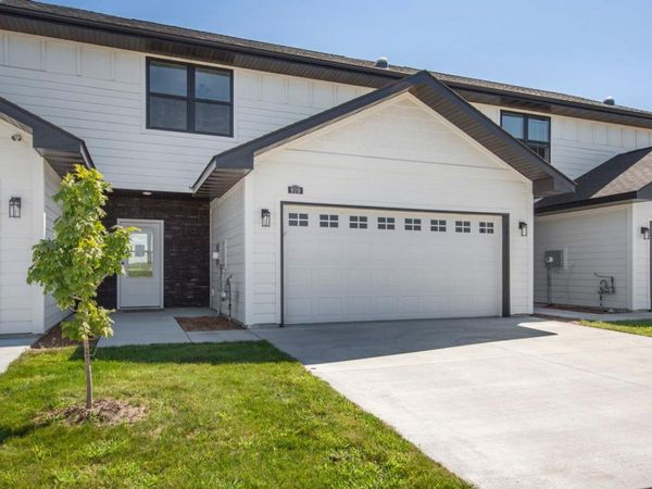 819 Viburnum Street, Belle Plaine, MN 56011