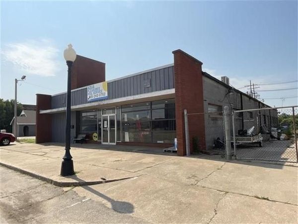 209 W Broadway Avenue, Cushing, OK 74023