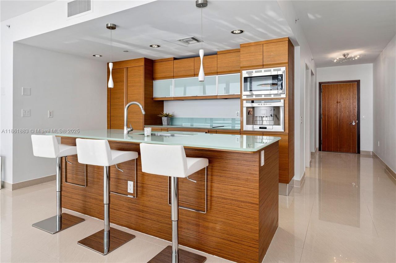 5875 Collins Ave, Unit 1202, Miami Beach, FL 33140 Photo