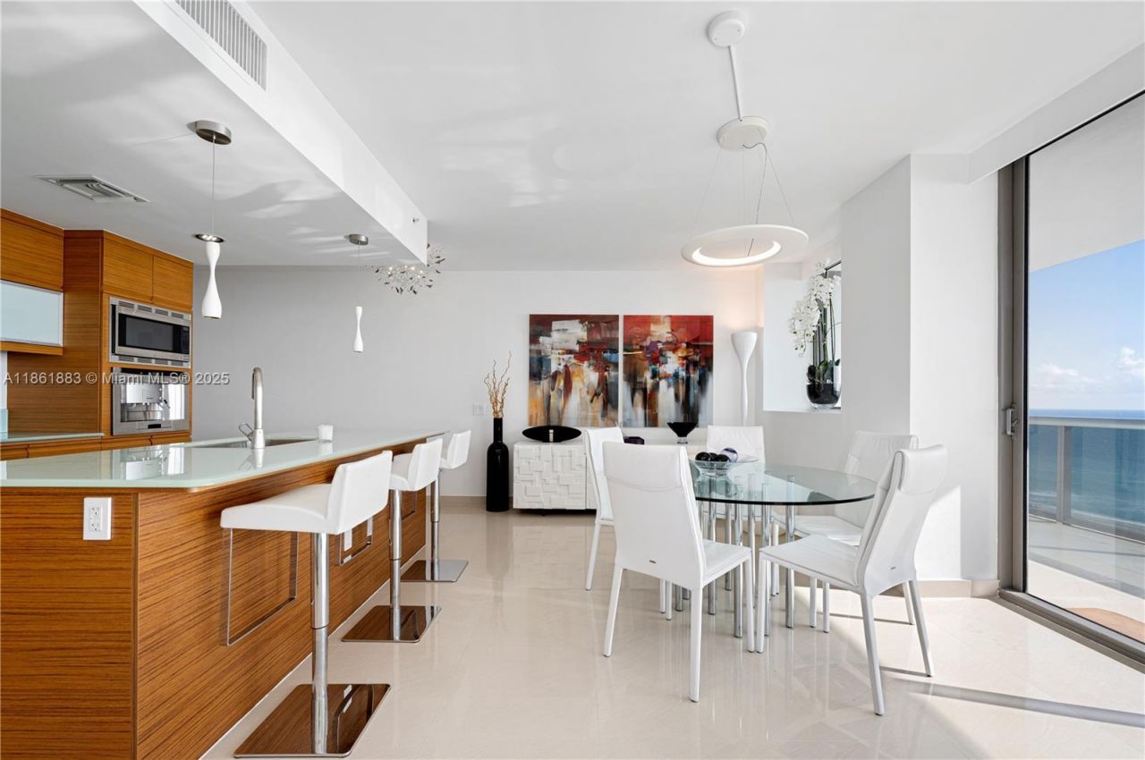 5875 Collins Ave, Unit 1202, Miami Beach, FL 33140 Photo