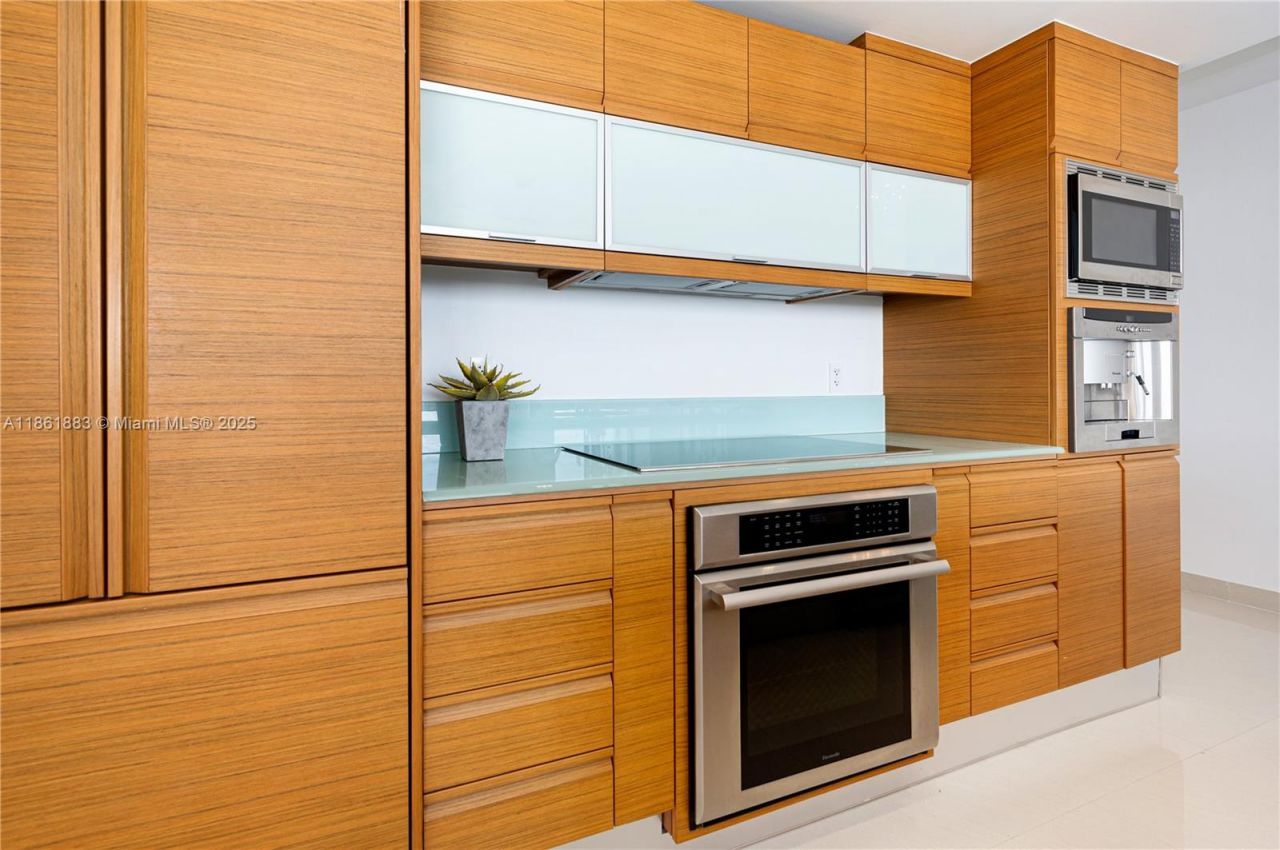 5875 Collins Ave, Unit 1202, Miami Beach, FL 33140 Photo