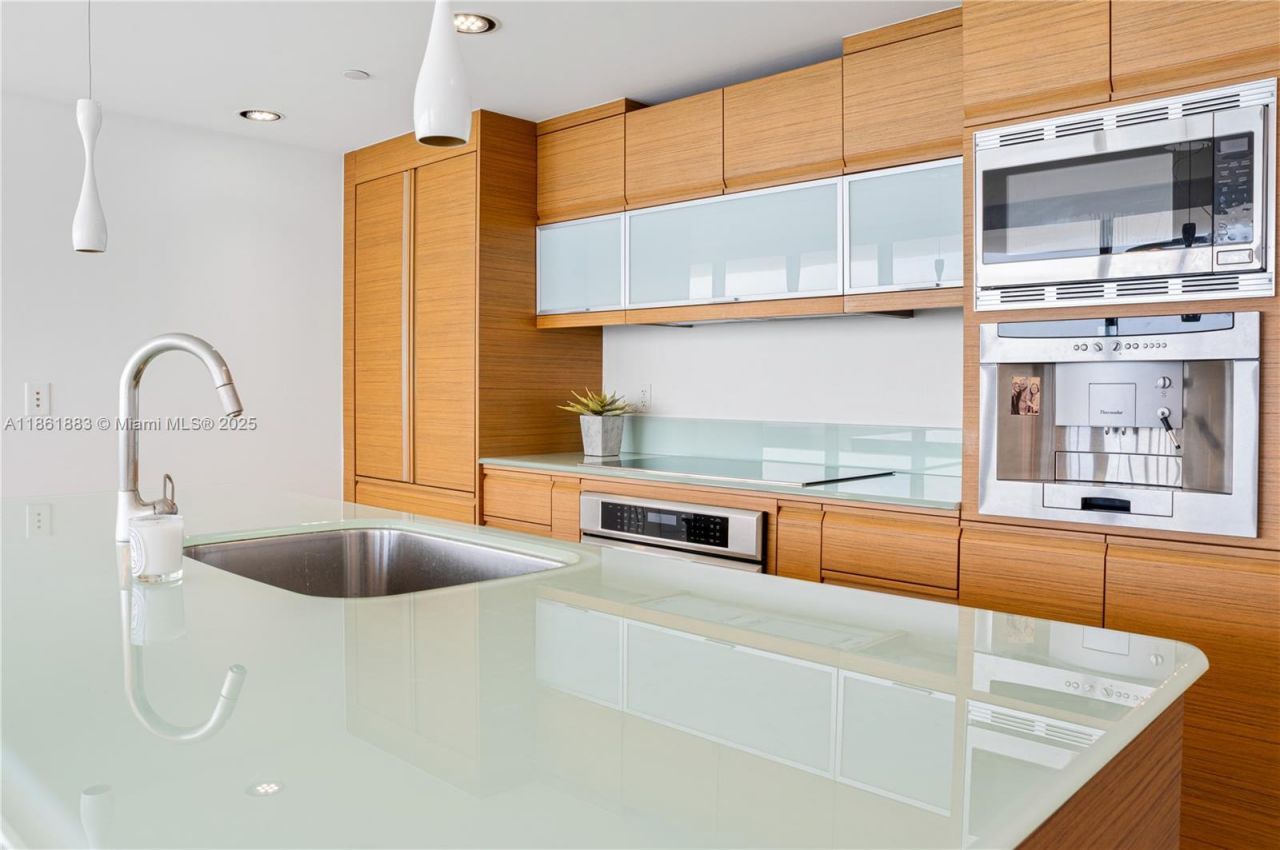 5875 Collins Ave, Unit 1202, Miami Beach, FL 33140 Photo