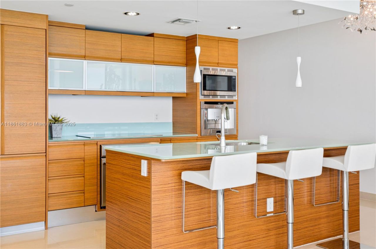 5875 Collins Ave, Unit 1202, Miami Beach, FL 33140 Photo