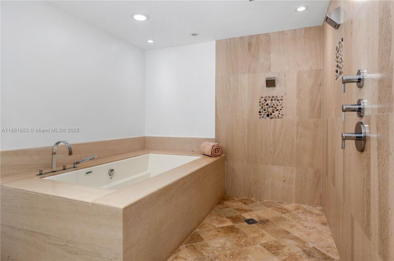 5875 Collins Ave, Unit 1202, Miami Beach, FL 33140 Photo