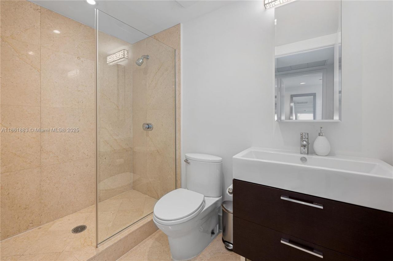 5875 Collins Ave, Unit 1202, Miami Beach, FL 33140 Photo