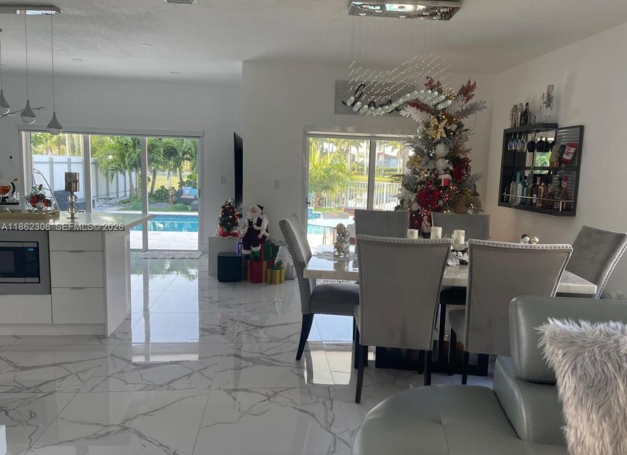 318 NE 31st Ave, Homestead, FL 33033 Photo