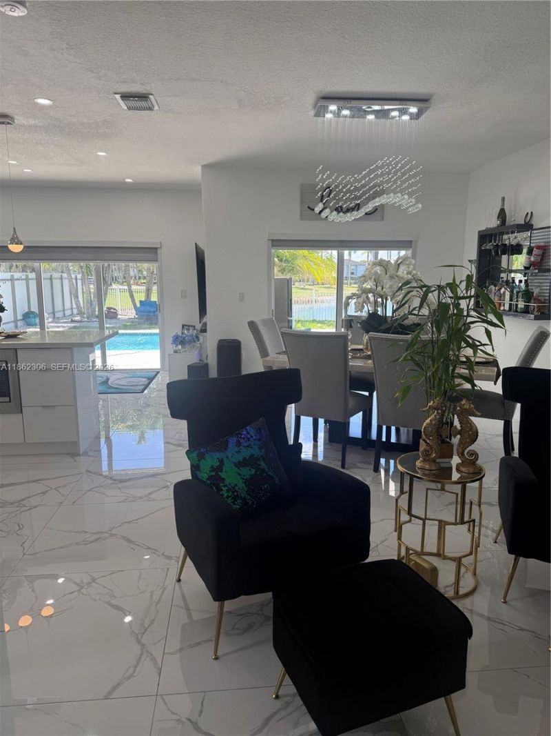 318 NE 31st Ave, Homestead, FL 33033 Photo