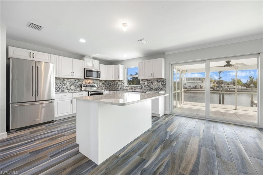 2892 Sanibel Blvd, Saint James City, FL 33956 Photo
