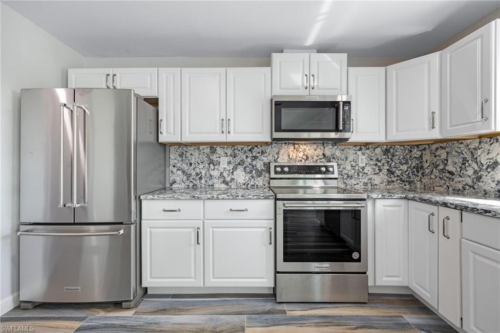 2892 Sanibel Blvd, Saint James City, FL 33956 Photo