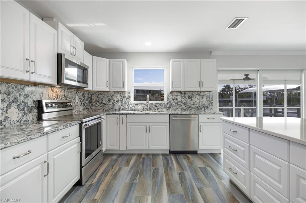 2892 Sanibel Blvd, Saint James City, FL 33956 Photo