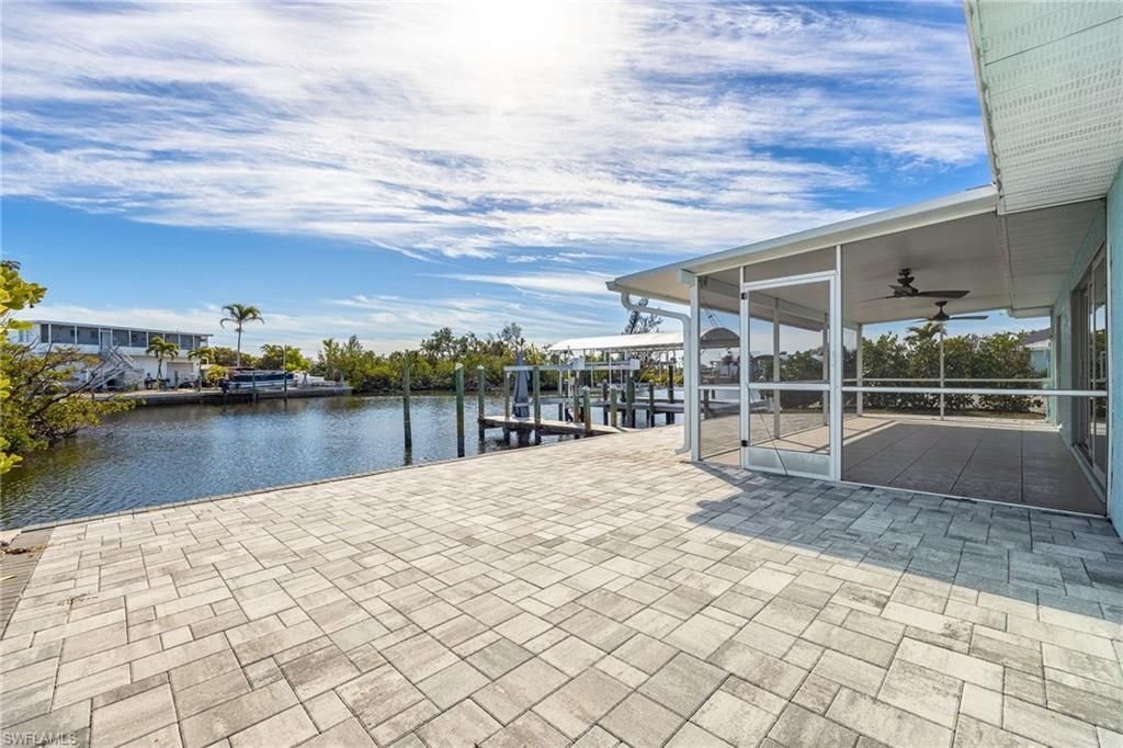 2892 Sanibel Blvd, Saint James City, FL 33956 Photo