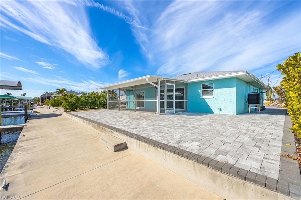 2892 Sanibel Blvd, Saint James City, FL 33956 Photo