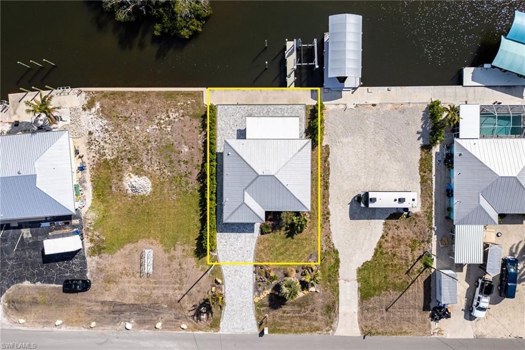 2892 Sanibel Blvd, Saint James City, FL 33956 Photo