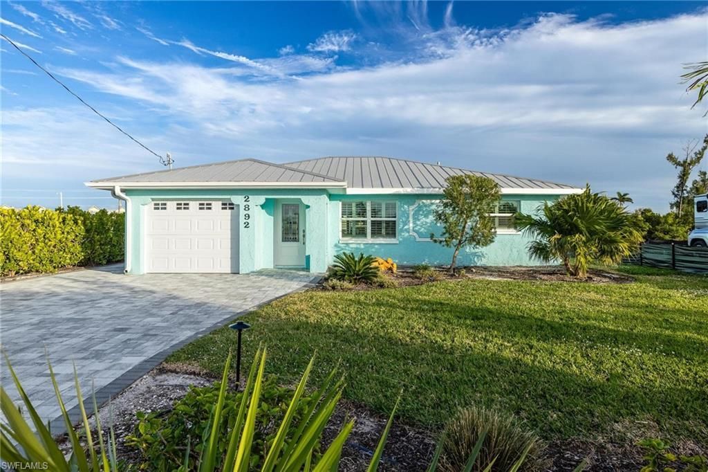 2892 Sanibel Blvd, Saint James City, FL 33956 Photo