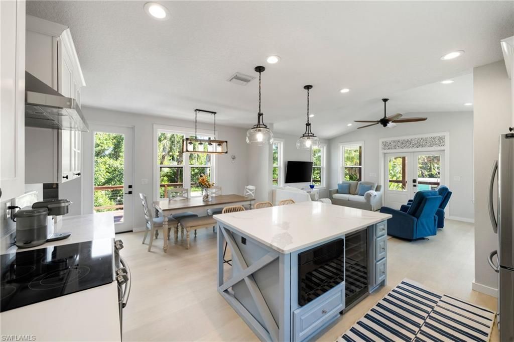 2441 Shop Rd, Sanibel, FL 33957 Photo