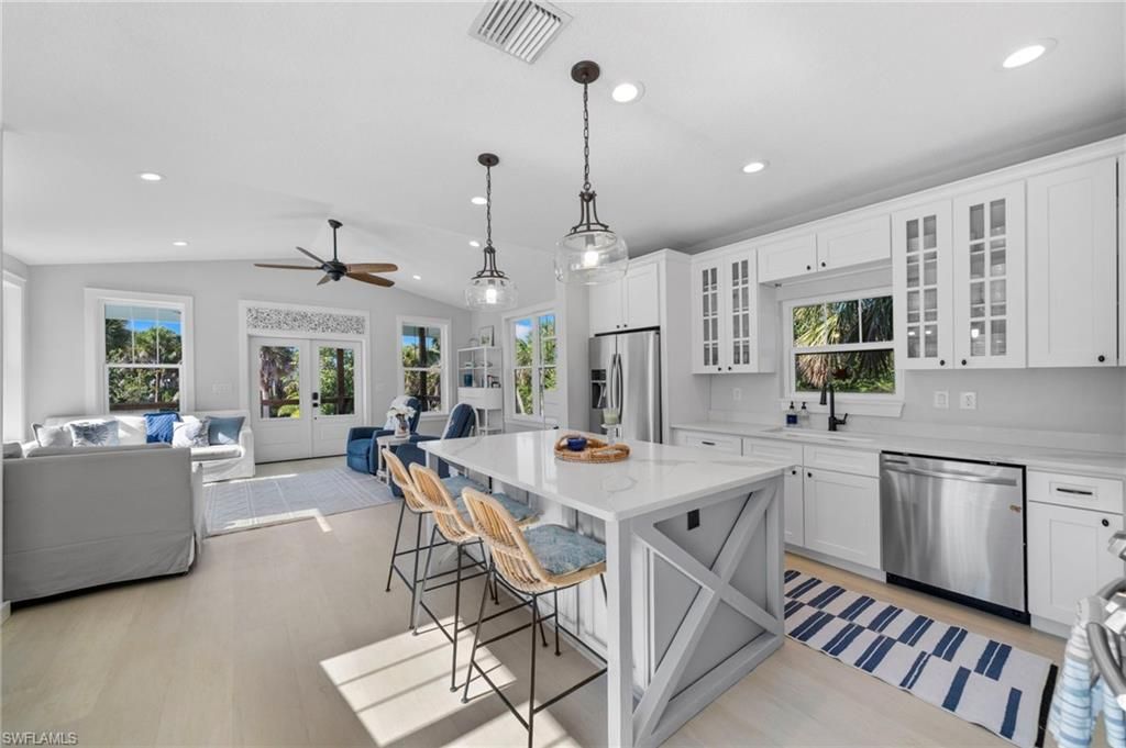 2441 Shop Rd, Sanibel, FL 33957 Photo