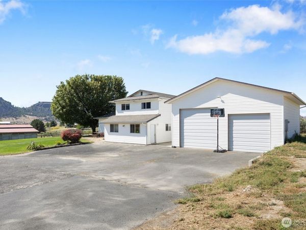 55790 NE Lakeridge Lane, Electric City, WA 99123